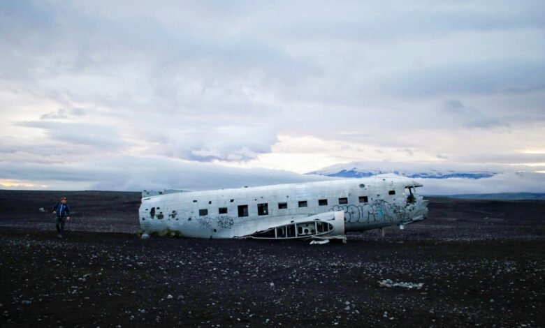 wreck airplane